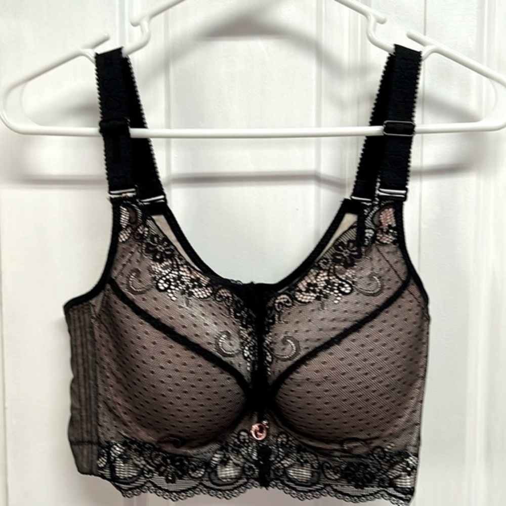 Butterfly logo Black Pink Lace Charm Center Full Coverage Lace Bra Size 44/100